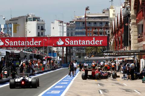 Formula 1 teams given more time for 2013 cost-cutting